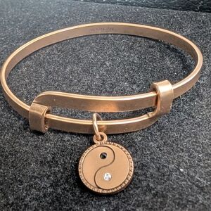 Antique Gold Finish Expandable Bracelet With Yin Yang Charm